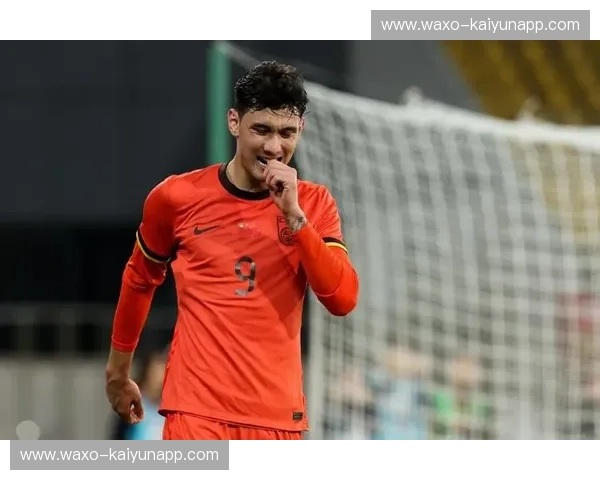 宿命对决！国足vs伊拉克直播，谁才是这片绿茵场上的“孤勇者”？